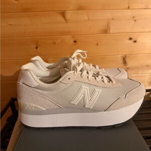 New Balance Women's Platform Sneakers. Size 9.5